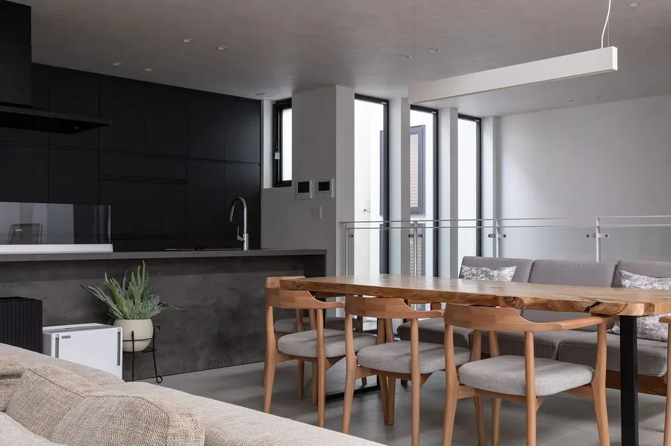 Dining & Kitchen