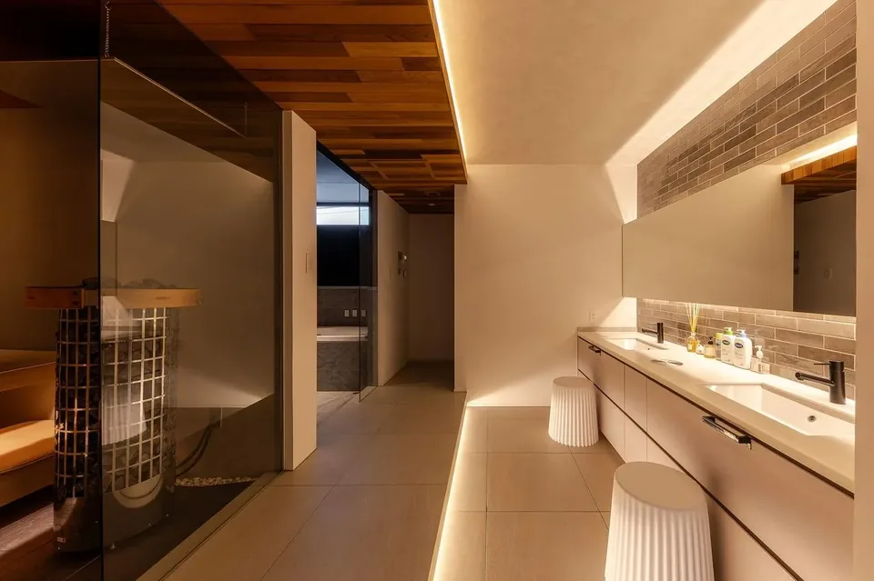 Powder Room 2F